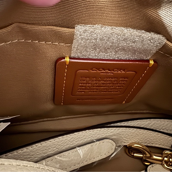 NWT Coach Teri Shoulder Bag with Pins, Pebble Leather Chalk New 2025. - Picture 4 of 16